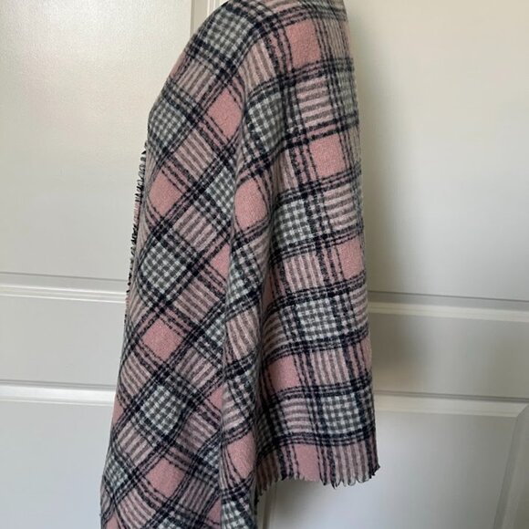 Old Navy Pink Gray Plaid Flannel Large Shawl Scarf Wrap 76x25 inches - Picture 6 of 8